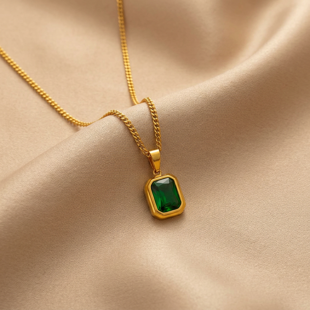 Collier Émeraude Doré Écrin
