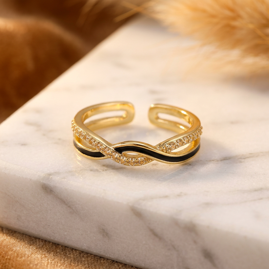 Bague Croisée Émail Noir & Cristaux Doré