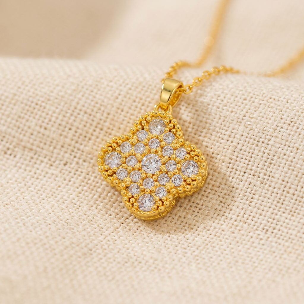 Collier Trèfle Pavé Doré