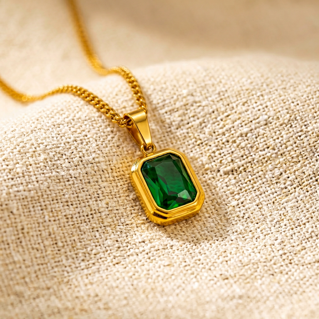 Collier Émeraude Doré Écrin